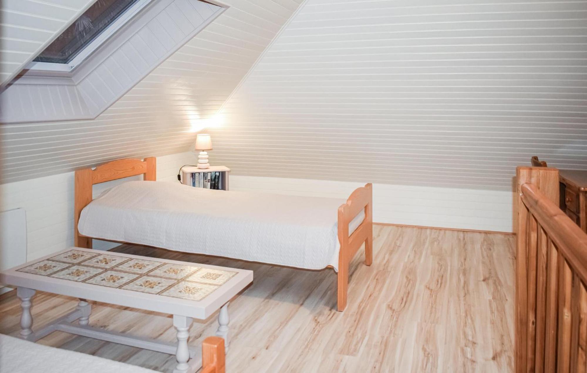 3 Bedroom Awesome Home In Lezardrieux ภายนอก รูปภาพ